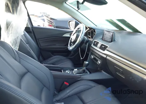 2018 Mazda Mazda3 Touring из США, поврежденный, VIN 3MZBN1V39JM257639